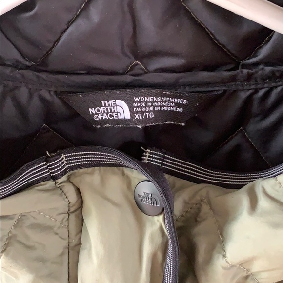 Women’s hunter green north face - Picture 2 of 3